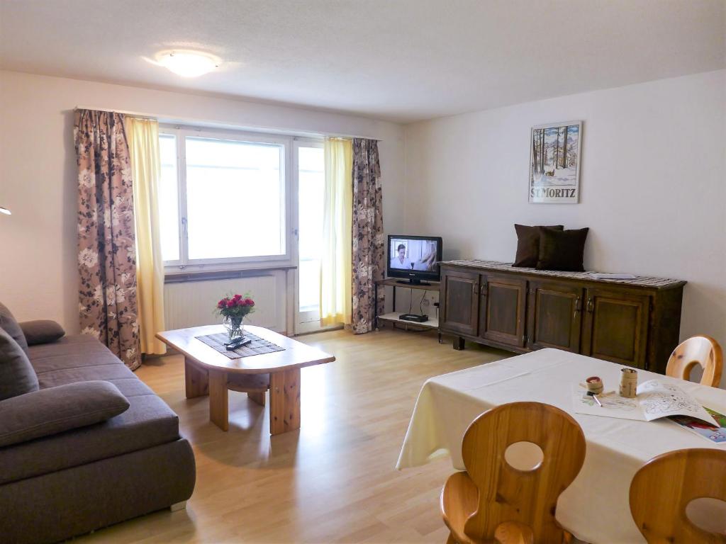Apartment Chesa Ova Cotschna 305 room 5